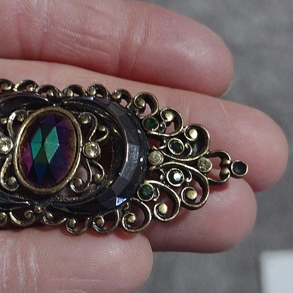 1928 JEWELRY CO. BROOCH RAINBOW AND GREEN RHINESTONE FILIGREE BACKING 3" - Picture 3 of 10